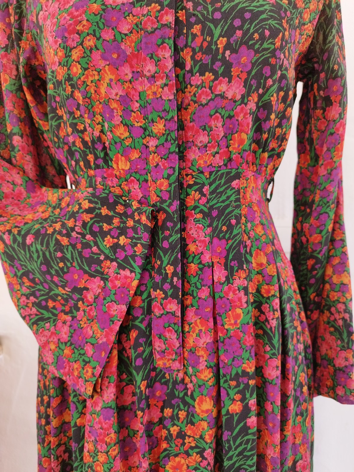 High Quality Vintage Floral Midi Dress with Pleated Skirt