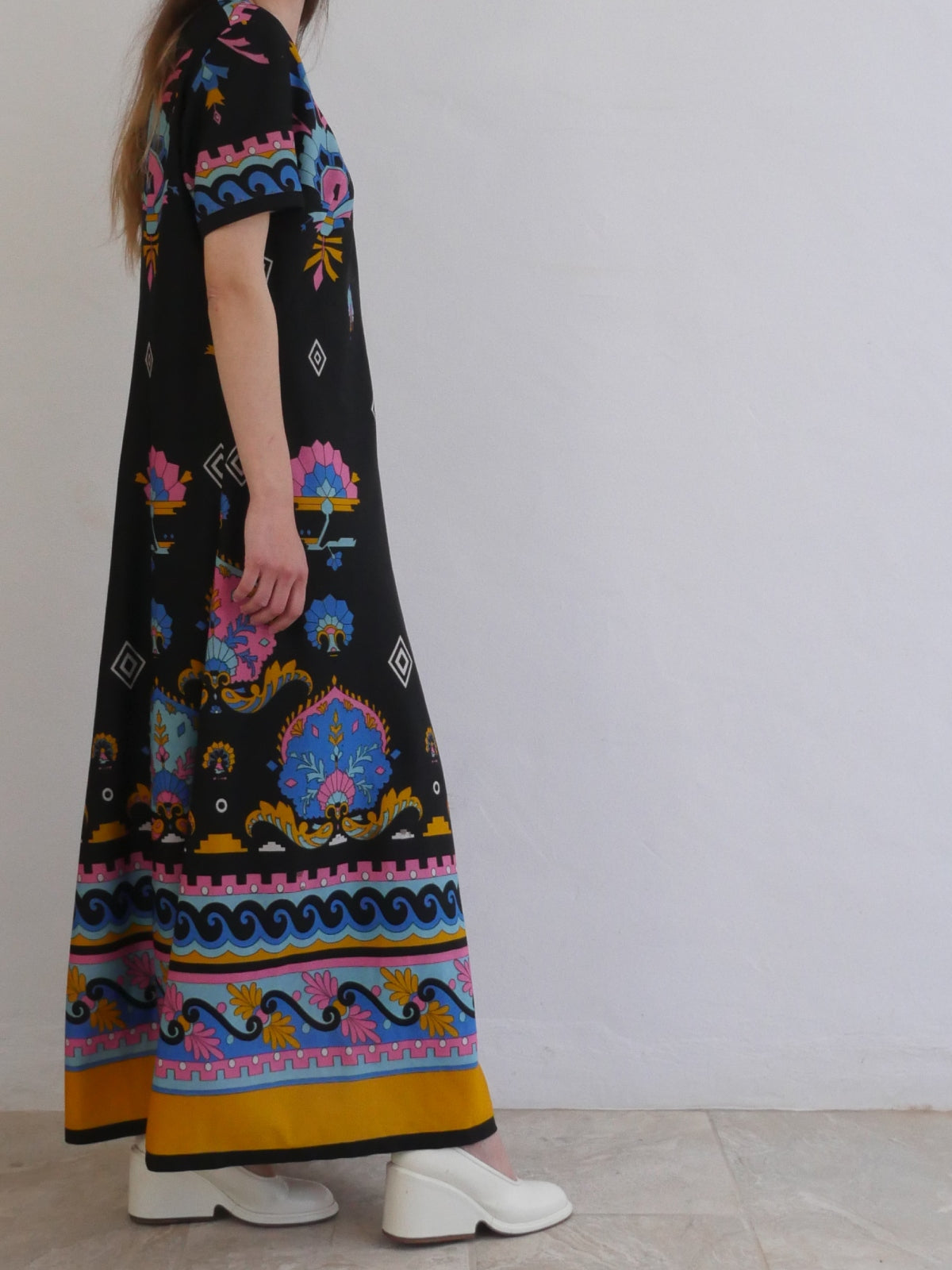 Short Sleeve Vintage Maxi Dress with Stunning Print in Pastel Colors