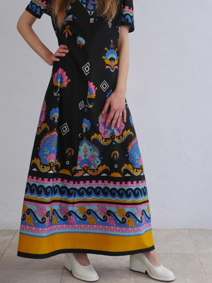 Short Sleeve Vintage Maxi Dress with Stunning Print in Pastel Colors