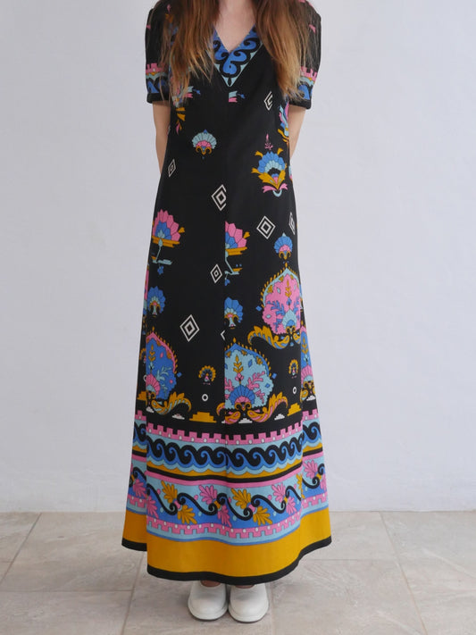 Short Sleeve Vintage Maxi Dress with Stunning Print in Pastel Colors