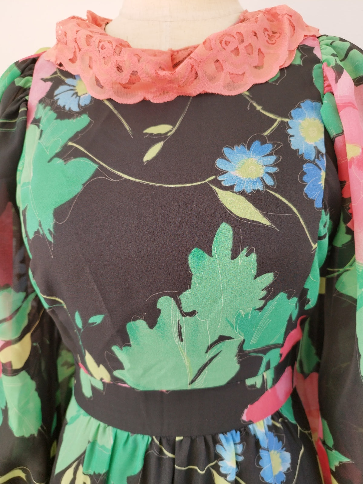 Vera Mont 70s Vintage Dress with Floral Print and Voluminous Bishop Sleeves