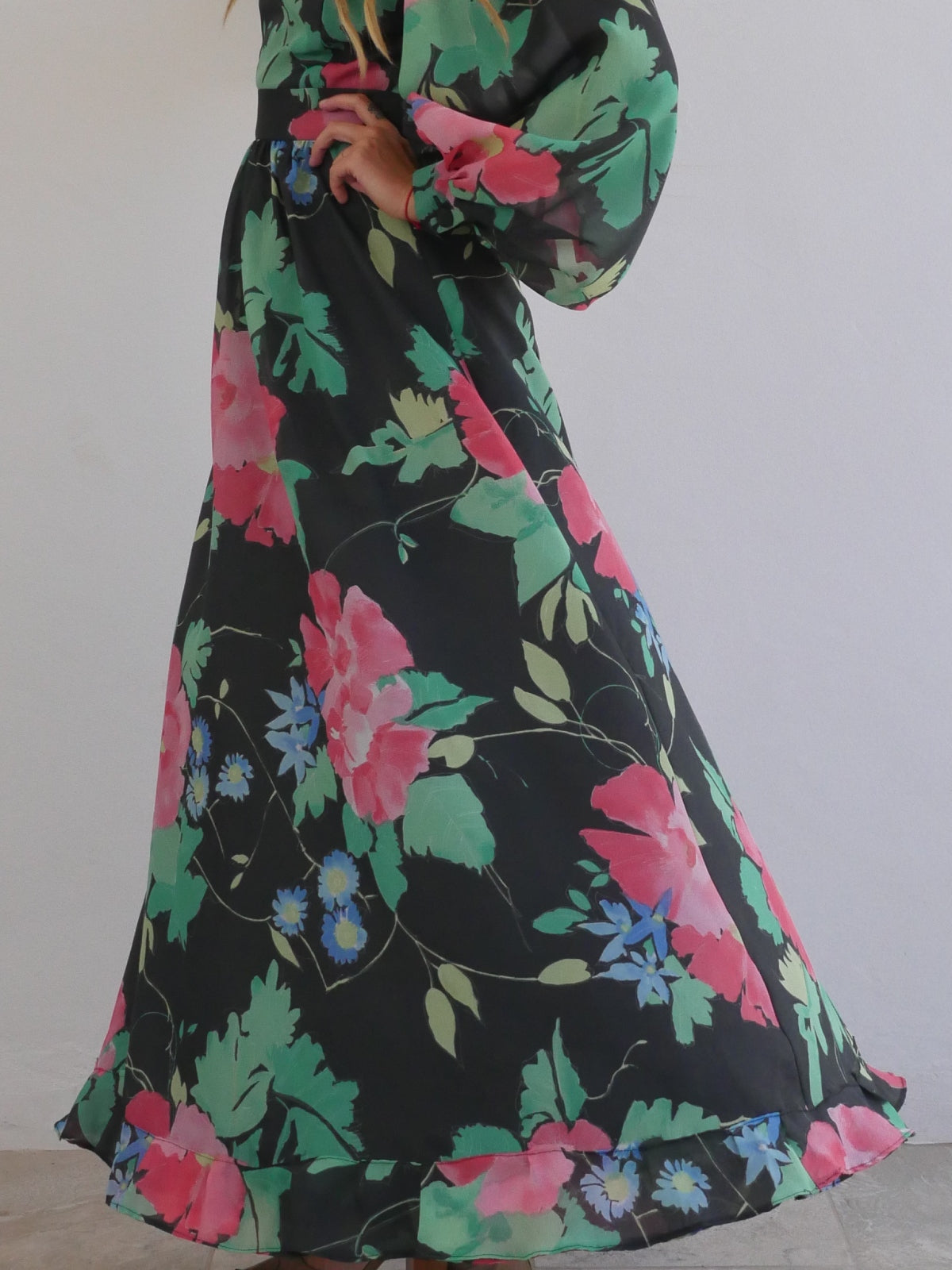 Vera Mont 70s Vintage Dress with Floral Print and Voluminous Bishop Sleeves