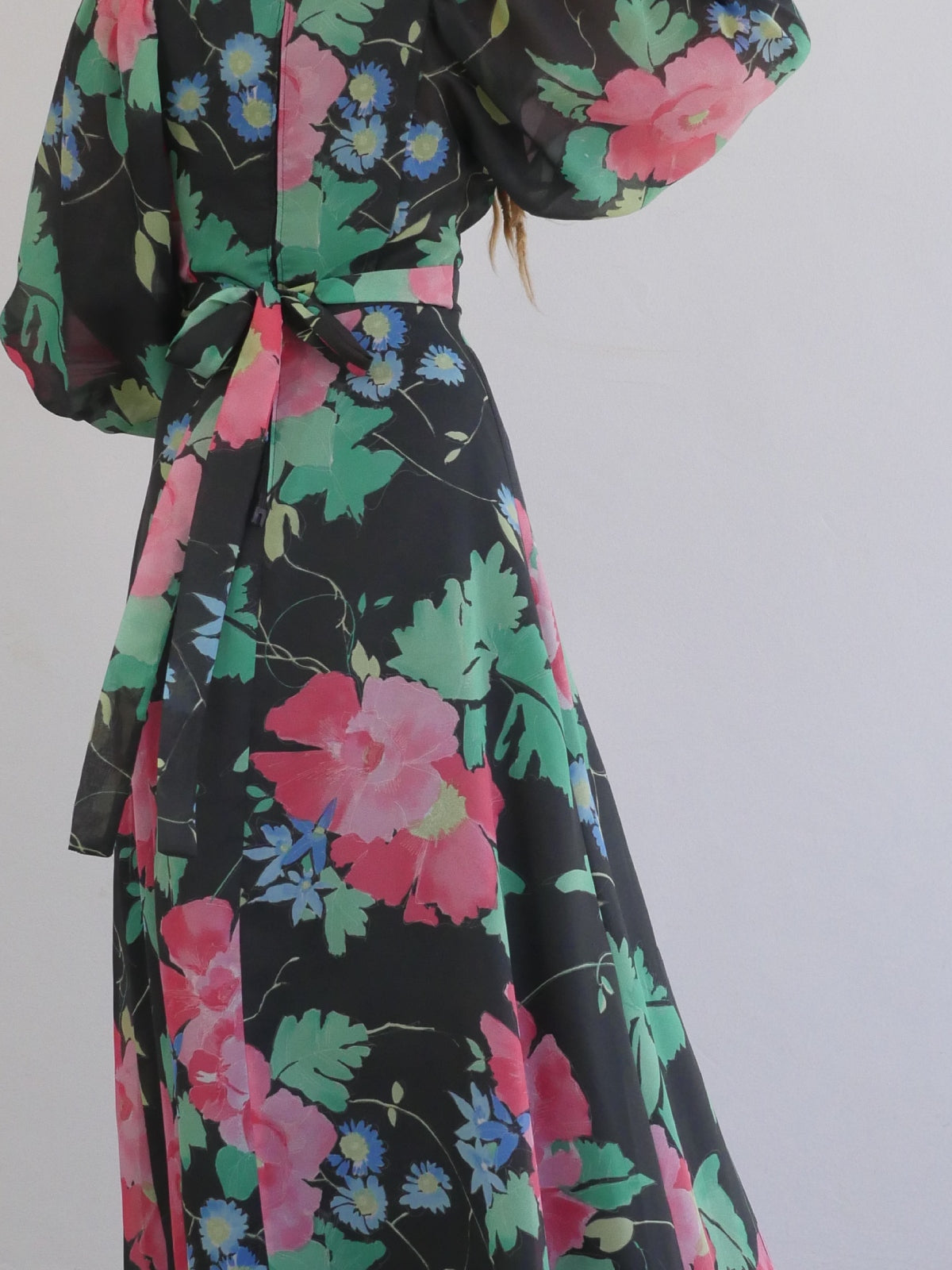Vera Mont 70s Vintage Dress with Floral Print and Voluminous Bishop Sleeves