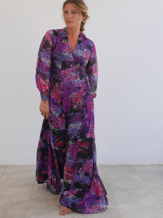 70s Maxi Vintage Dress by Mackerness with Flowy Skirt and Abstract Purple / Violet Print