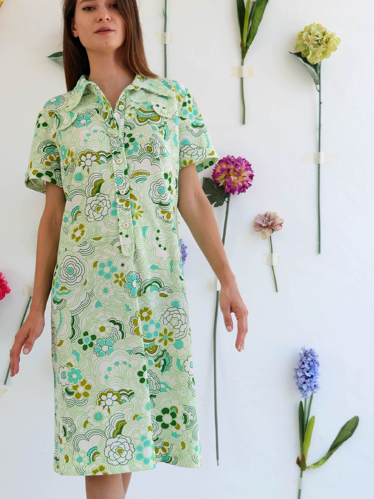 60s Short Floral Dress in Light Green Color