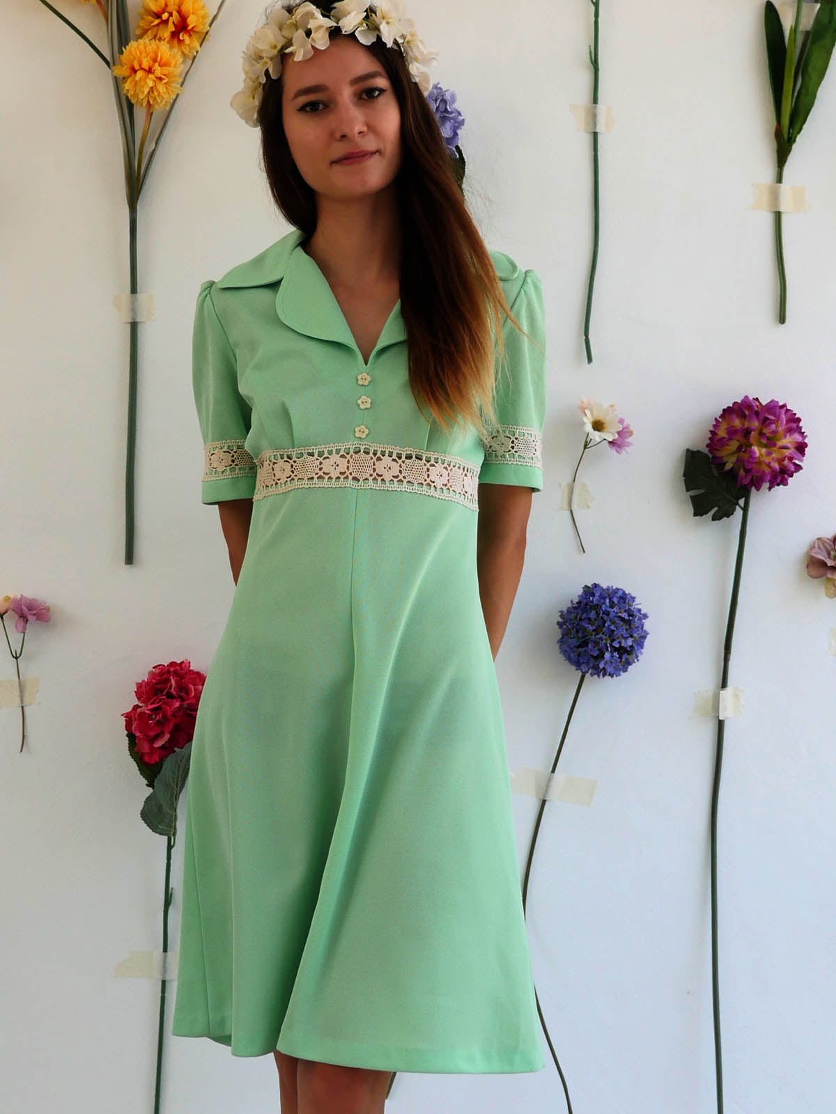 Light Green Summer Midi Dress with Lace Detail