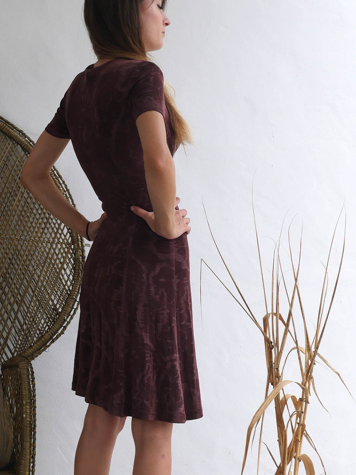 Feminine Fitted Brown Vintage Dress with Sweetheart Neckline