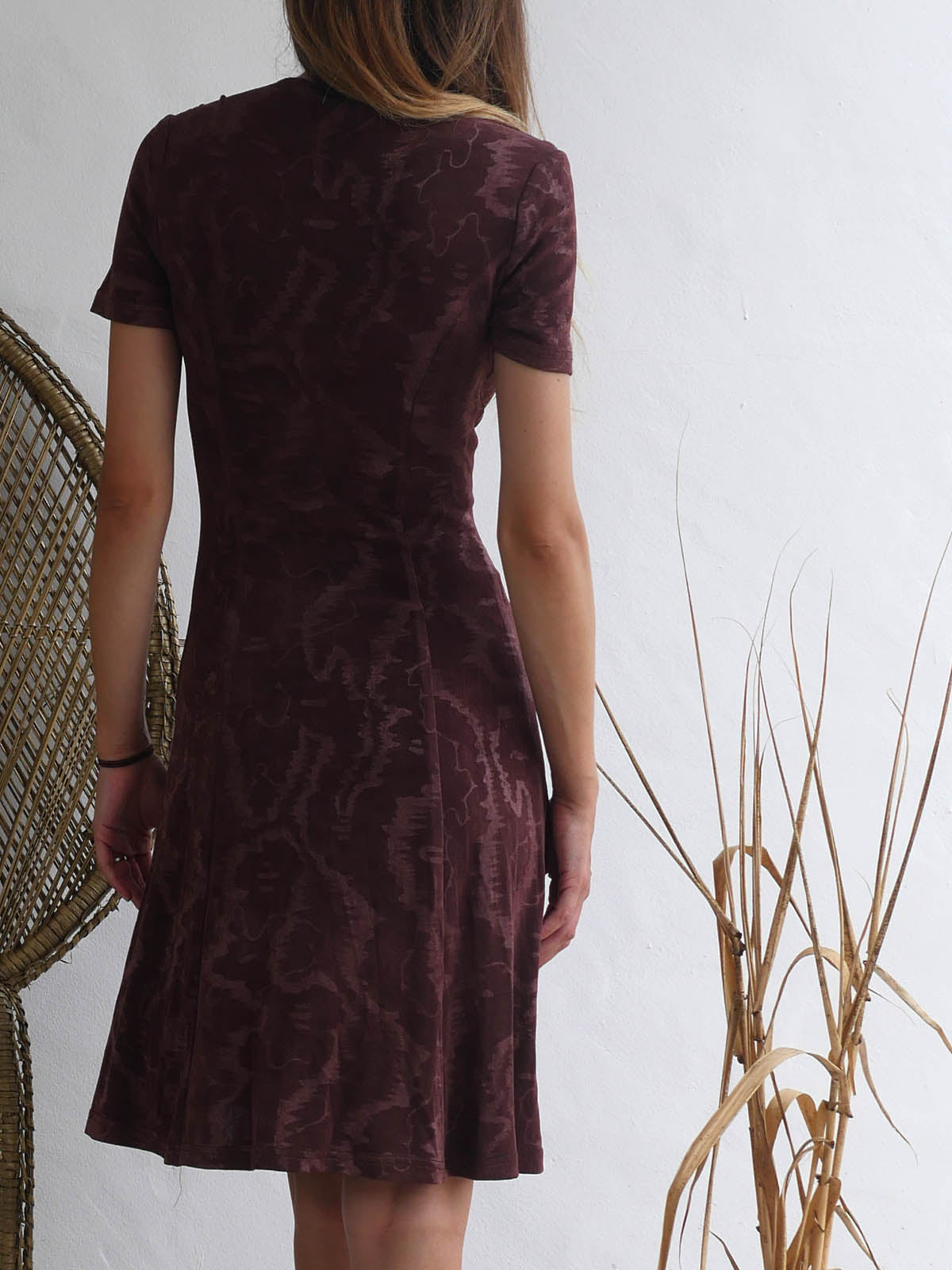 Feminine Fitted Brown Vintage Dress with Sweetheart Neckline