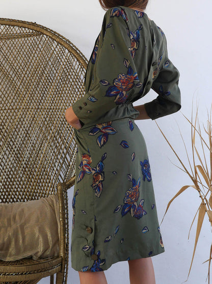 Slim Fitting Khaki Vintage Dress with Floral Print