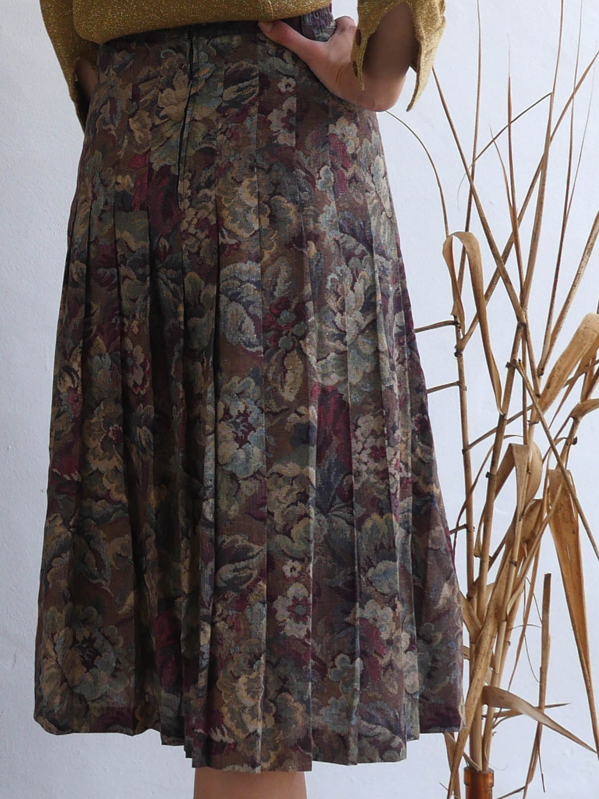 Vintage Floral Pleated Midi Skirt in Earthy Tones