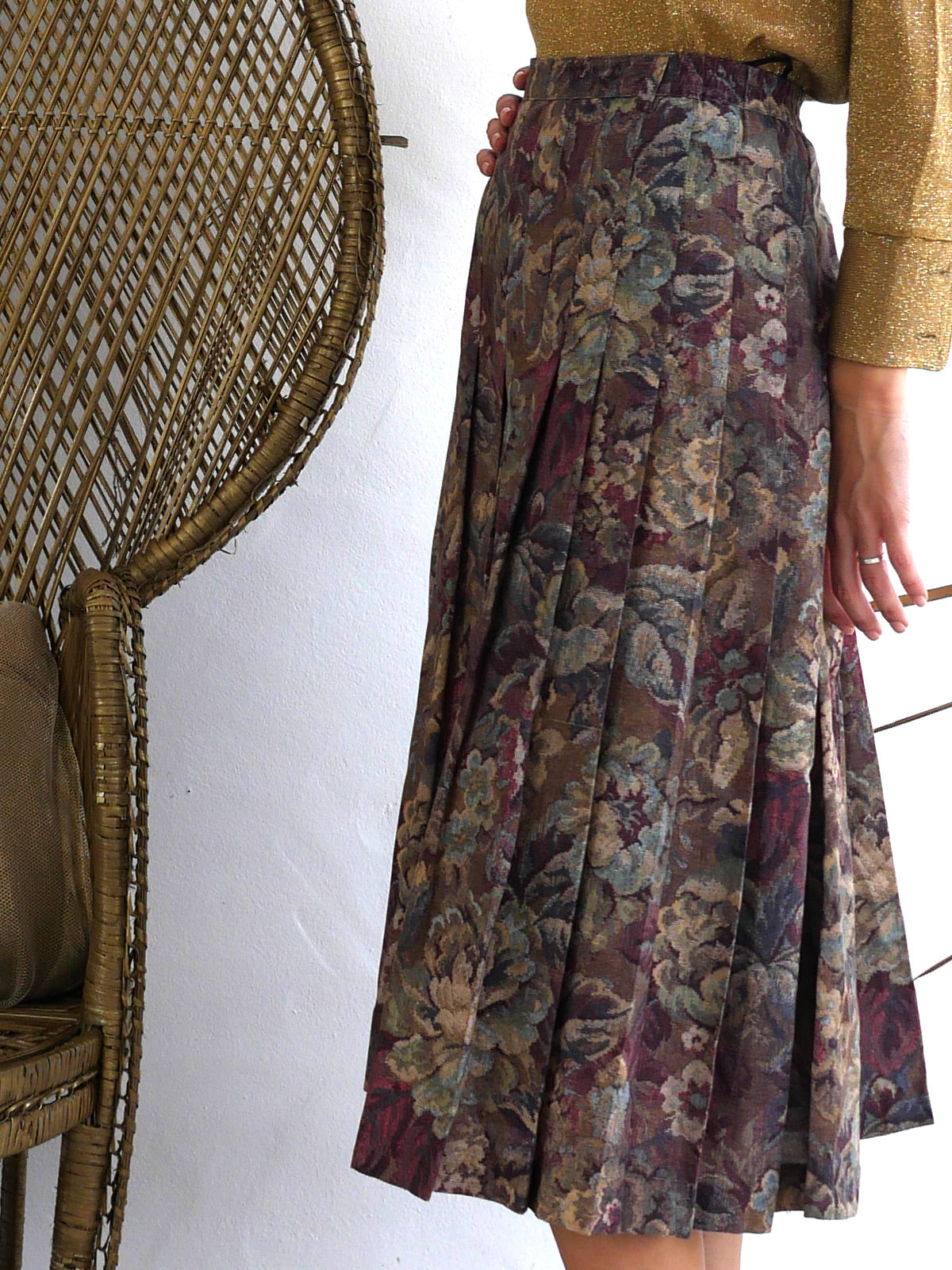 Vintage Floral Pleated Midi Skirt in Earthy Tones